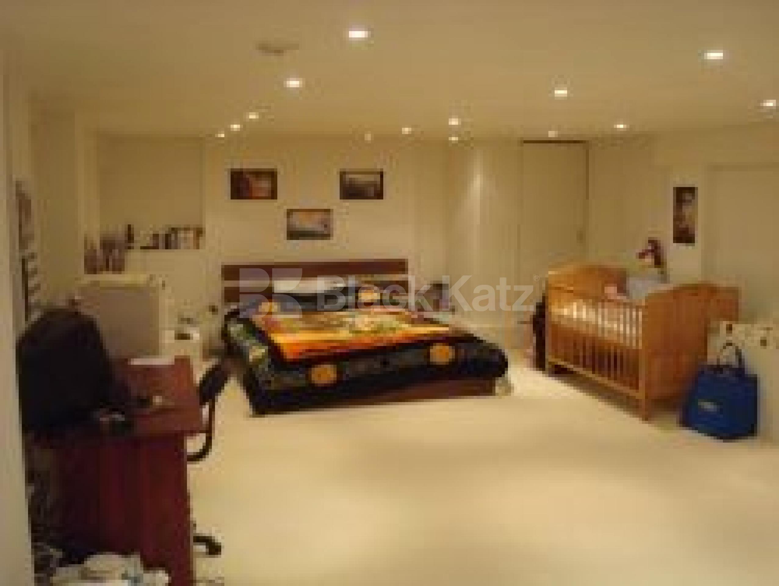 			New Instrction, 1 Bedroom, 1 bath, 1 reception Flat			 Hornsey Road, Finsbury Park N7